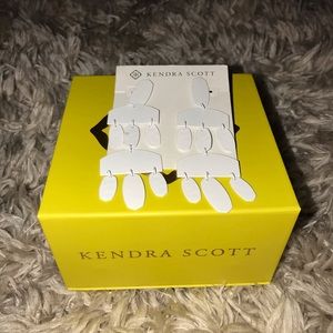 kendra scott emmet earrings
